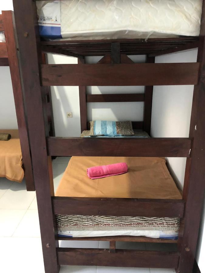 Ariata Arya Hostel Kuta  Kültér fotó